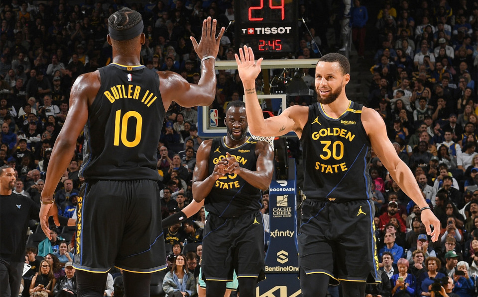 独行侠三换一交易告吹！浓眉伤停成最大变数，球队担忧加剧