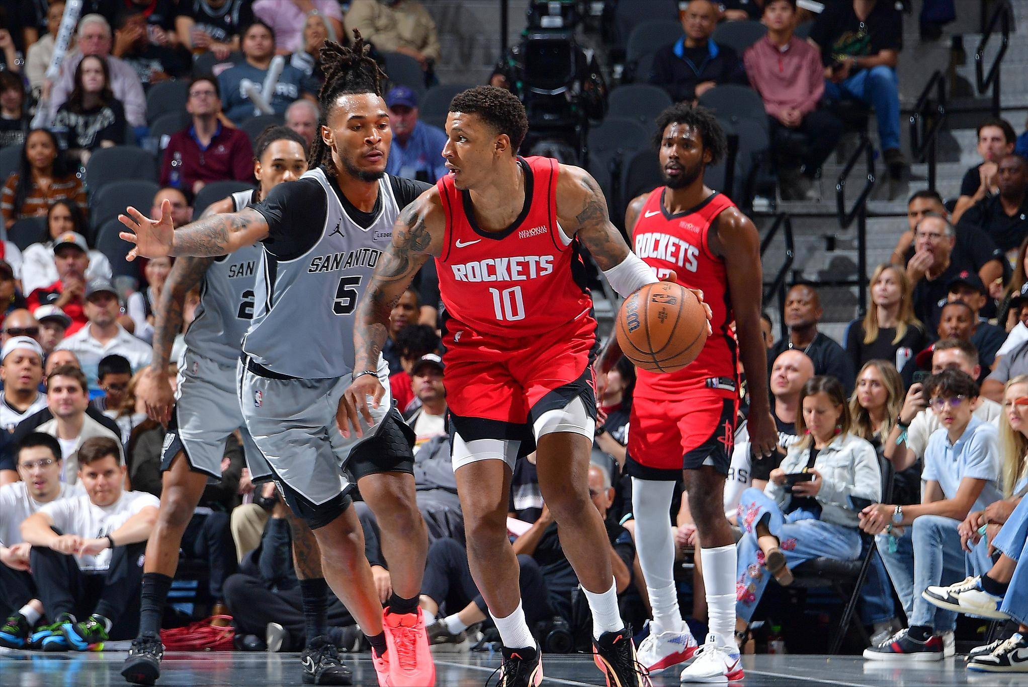 NBA｜左膝交叉韧带撕裂 崔永熙赛季报销