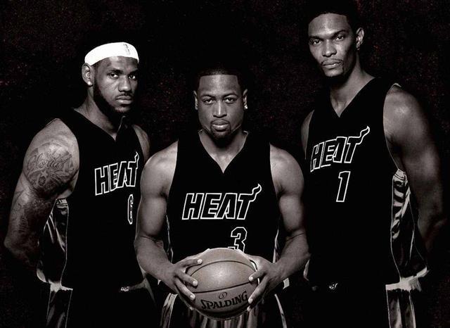 逼杜锋放弃萨林杰？广东队内线惨遭上海暴打，朱芳雨将签第五外援