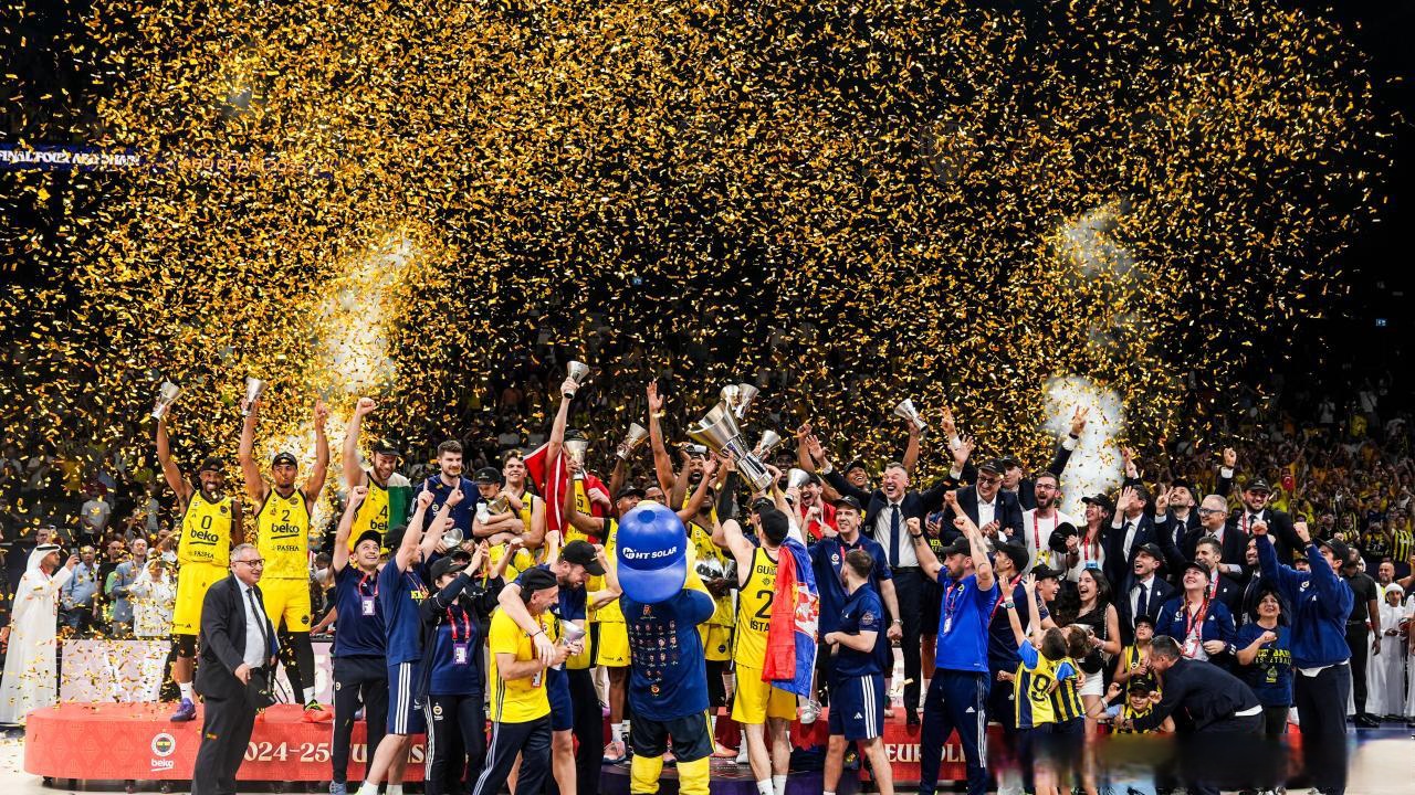 据法布里齐奥·罗马诺报道，曼城已立即从沃特福德召回20岁中卫马克斯·阿莱恩。🔄