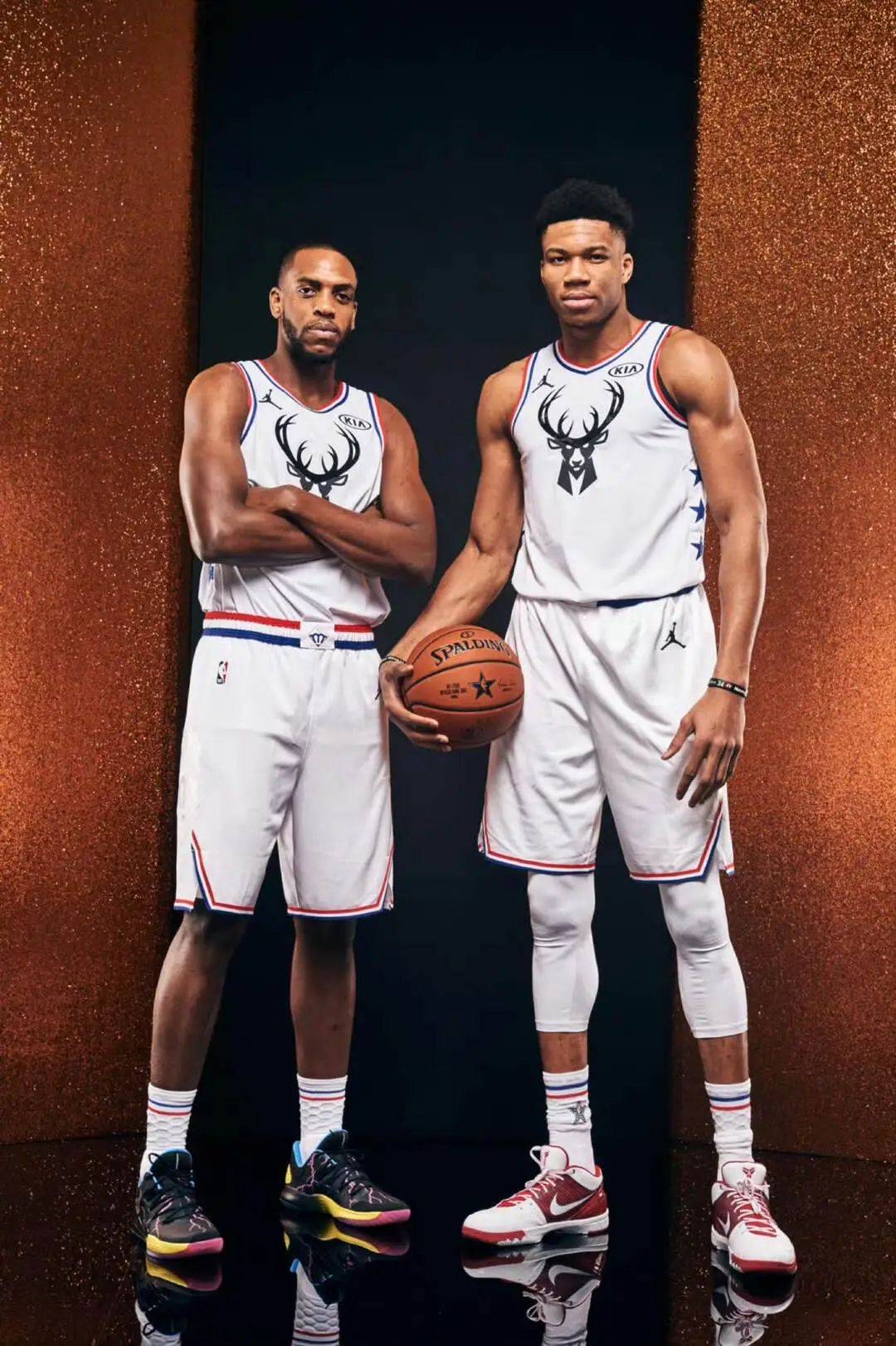 骑行爱好者穿骑行服唱说唱拍MV，运动体验别样精彩