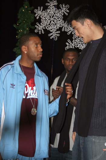 世体：今夏巴萨要引进一名前锋，目标包括伊萨克和迪亚斯