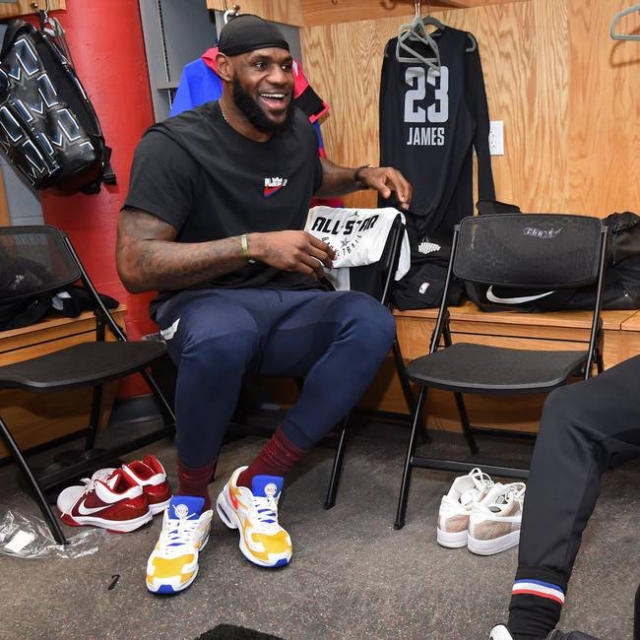 福布斯穿7号替补登场，是马丁内斯执教后第14位完成首秀球员