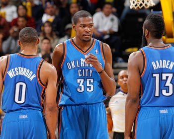 他本不应出现在赛场。他本不该继续打球。但保罗·皮尔斯将痛苦转化为了伟大。