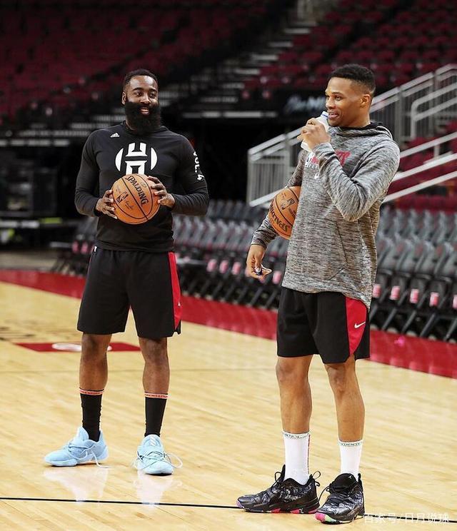 斯卢茨基：与广岛一战势均力敌，虽未取胜但对比赛质量满意