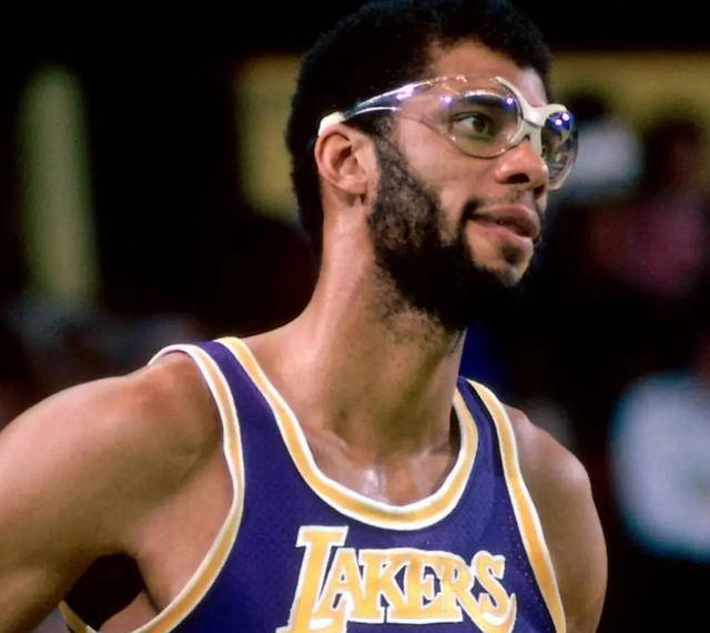 西部排名再次洗牌：快船创NBA惊人连胜，火箭冲击前三，三队名次互换