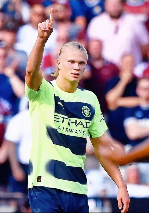 如果我是曼联高层，直接租米特洛维奇先顶着